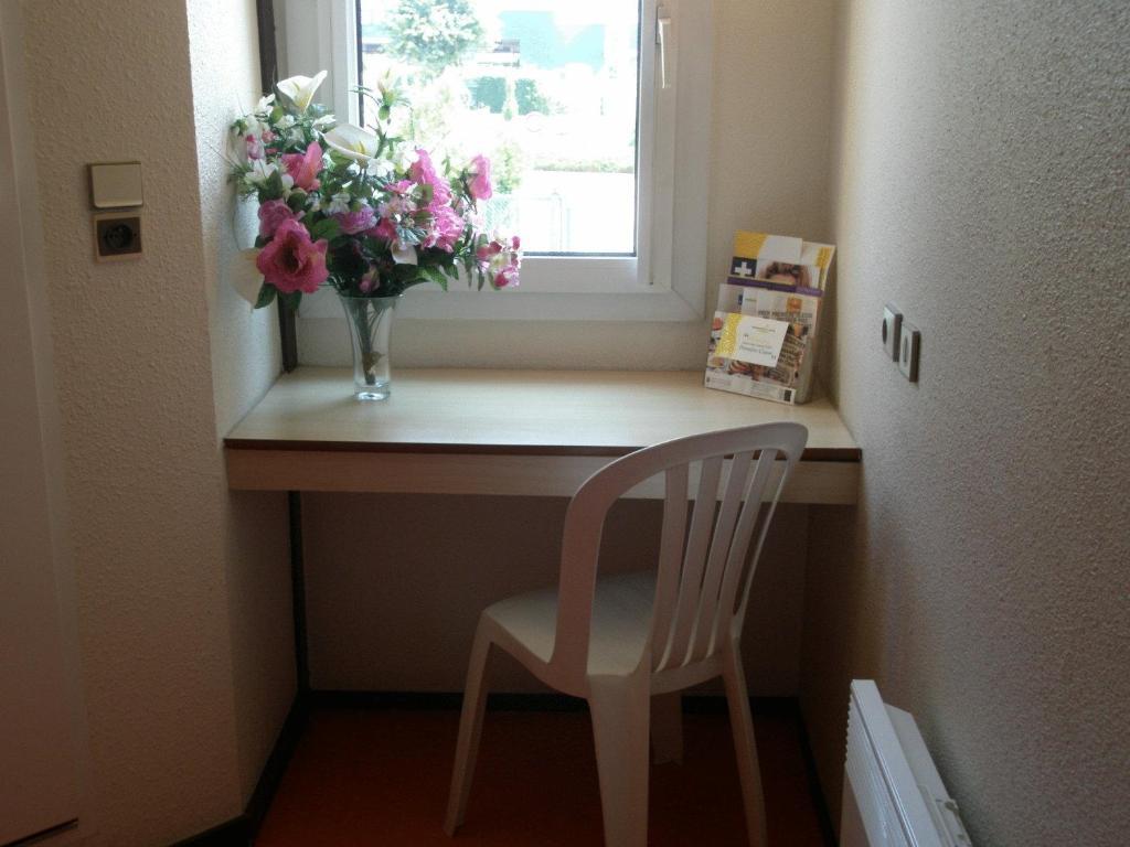 Hotel F1 Lyon Genay Massieux Quarto foto