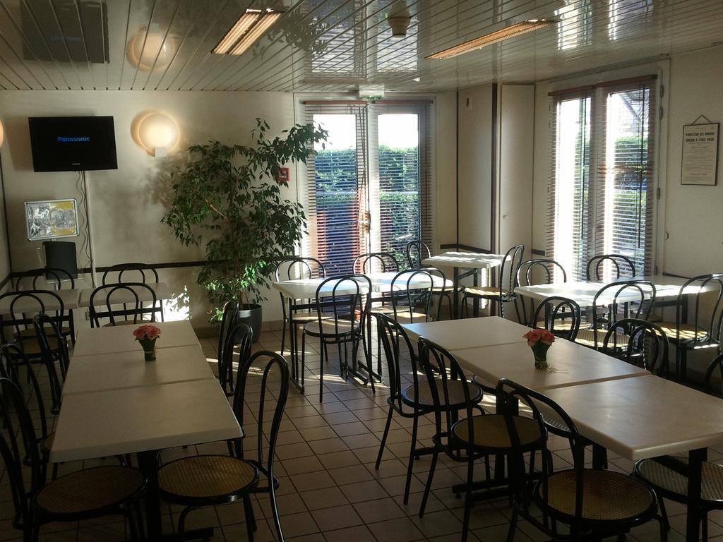 Hotel F1 Lyon Genay Massieux Exterior foto